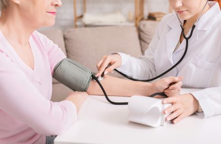Így függ össze a korai menopauza a szív- érrendszeri betegségekkel